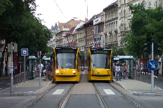 Javulnak a családok életlehetőségei a pénzügyi rezsicsökkentéssel, több pénz marad a budapesti csalá